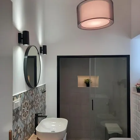 Apartman None *